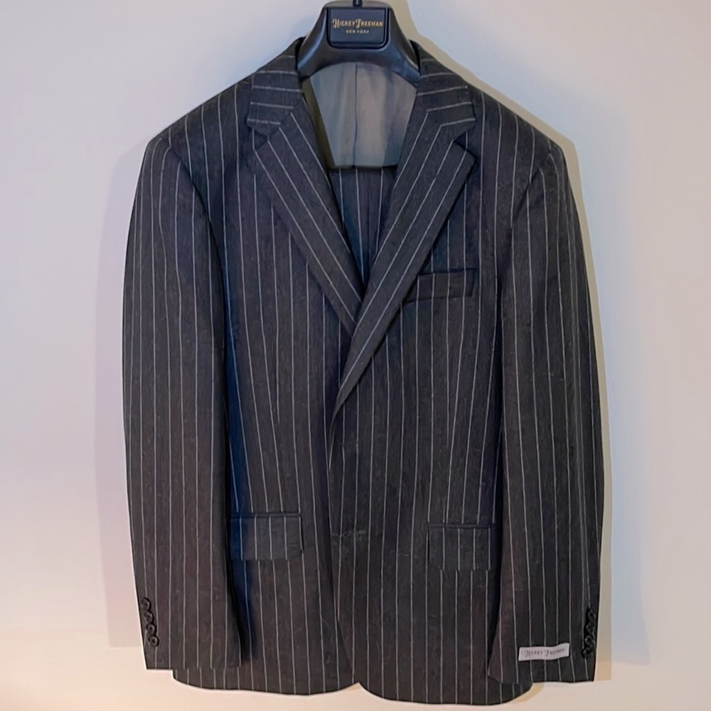 Brand new gorgeous suit with tags